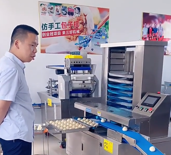 What kind of steamed buns machine should smart kitchens use to make steamed buns