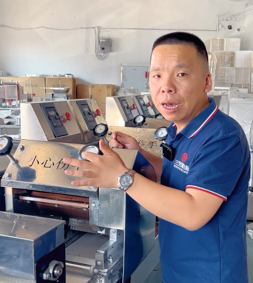 Is the noodle machine easy to operate and what needs to be adjusted before operation?